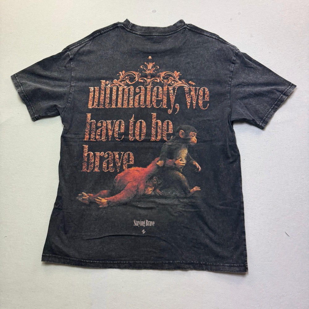 Staying Brave Graphic T-Shirt Mens Medium Faded Black Excellent Acid Wash Tee